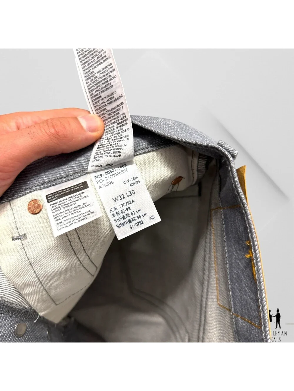 Levis 501 Shrink To Fit Button Fly Jeans Color Silver Gray Rigid 32 x 30 NWOT